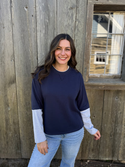 Pullover Contrast Sleeve Top Navy