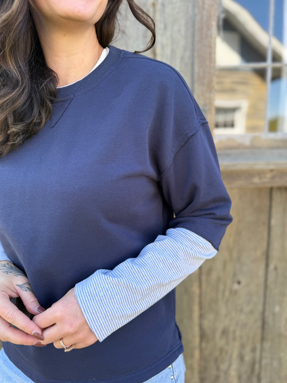 Pullover Contrast Sleeve Top Navy
